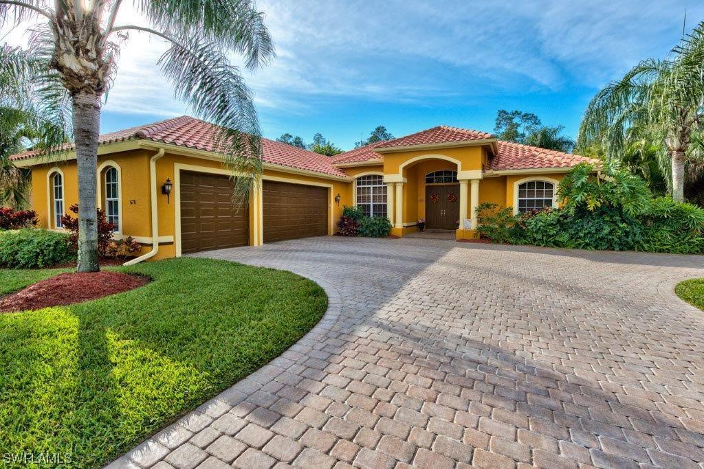 670 Pine Crest Ln., Naples, FL 34104