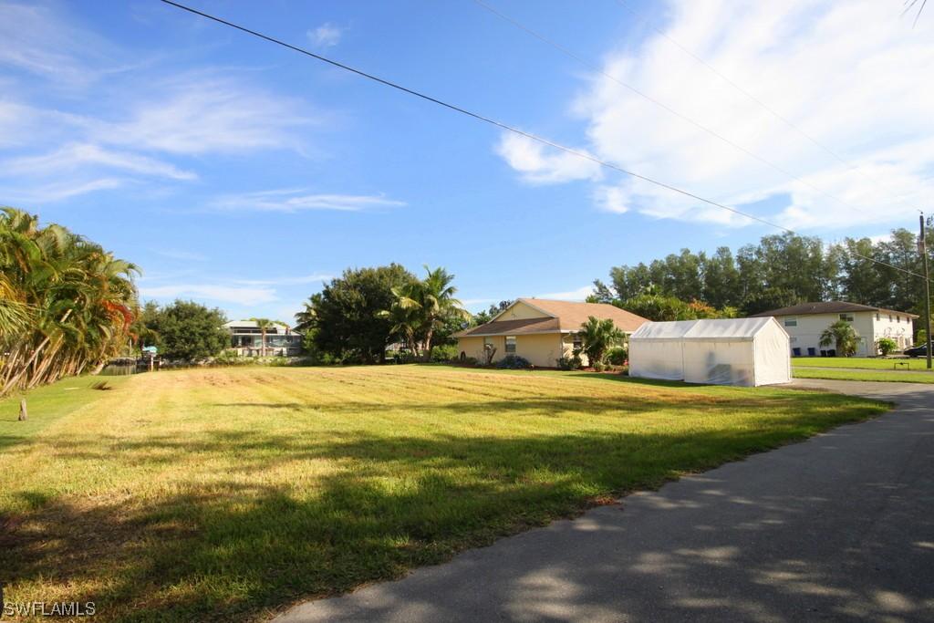3665 Riviera Cir., Bonita Springs, FL 34134