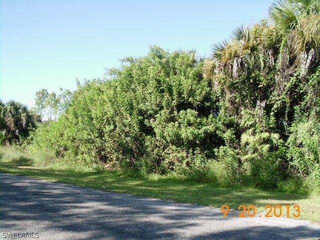 846 Haskell St., Lehigh Acres, FL 33974