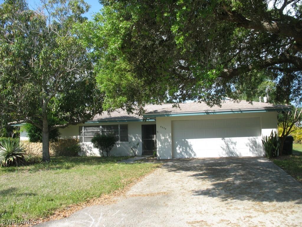 6238 Saint Andrews Cir., Fort Myers, FL 33919