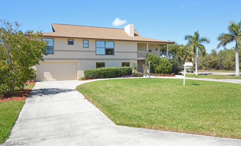 402 Luzon Ave., Naples, FL 34113