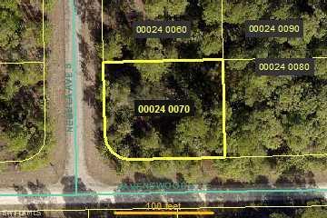 137 Nectar Ave., Lehigh Acres, FL 33974