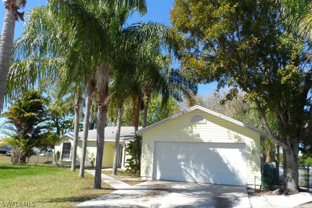 427 NW 6th Ter., Cape Coral, FL 33993