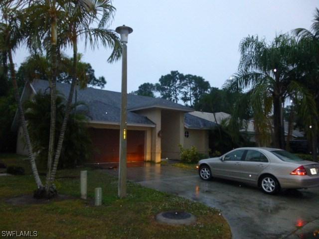 832 Belville Blvd., Naples, FL 34104