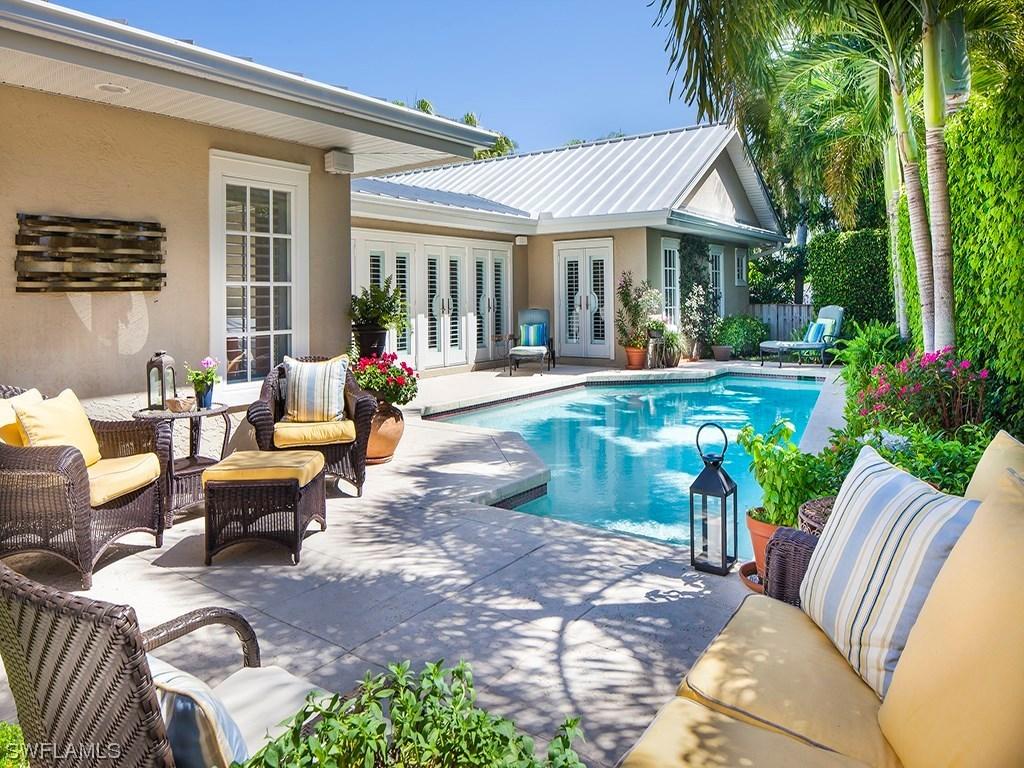 690 Bougainvillea Rd., Naples, FL 34102