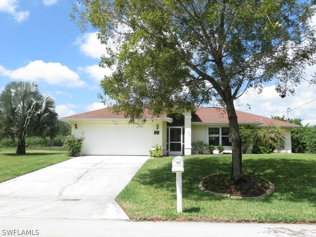 328 Selkirk Ave., Lehigh Acres, FL 33974