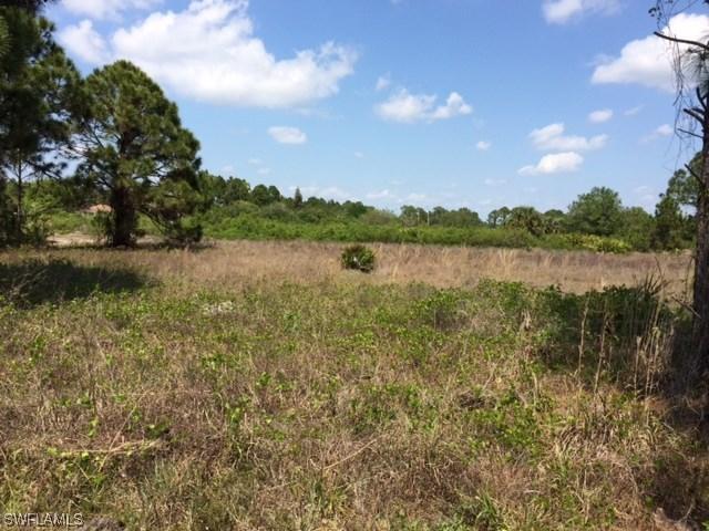 1047 Bandera St., Lehigh Acres, FL 33974