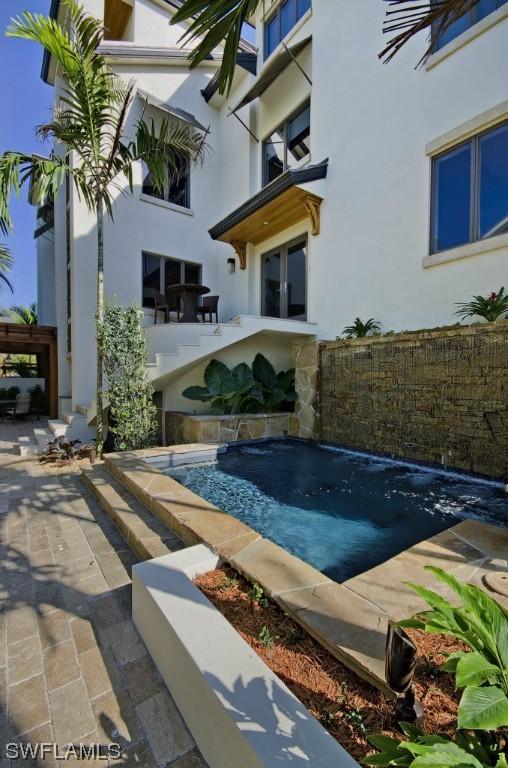 575 10th Ave., Naples, FL 34102