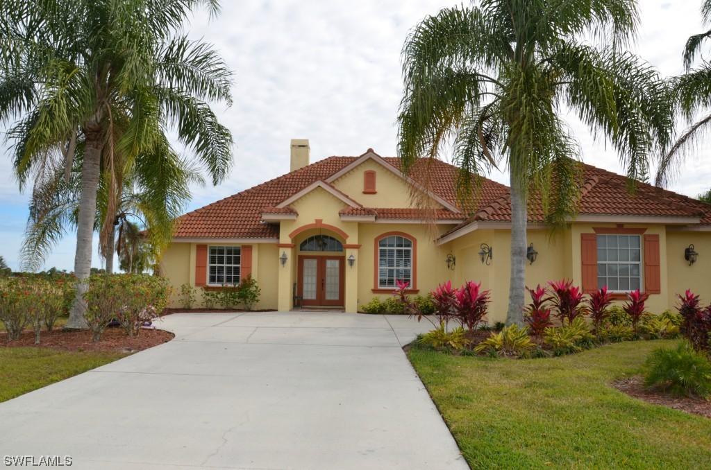 18066 Royal Tree Pkwy., Naples, FL 34114
