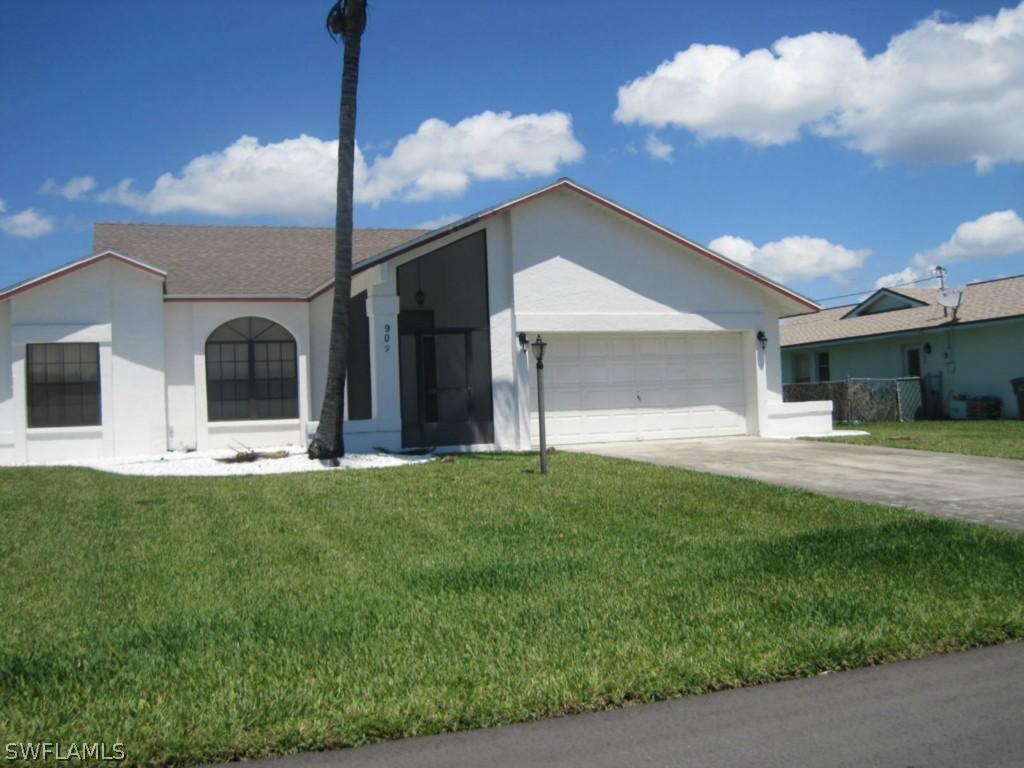 909 SE 35th Ter., Cape Coral, FL 33904