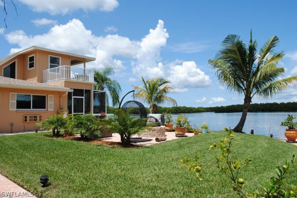 2490 8th Ave., St. James City, FL 33956