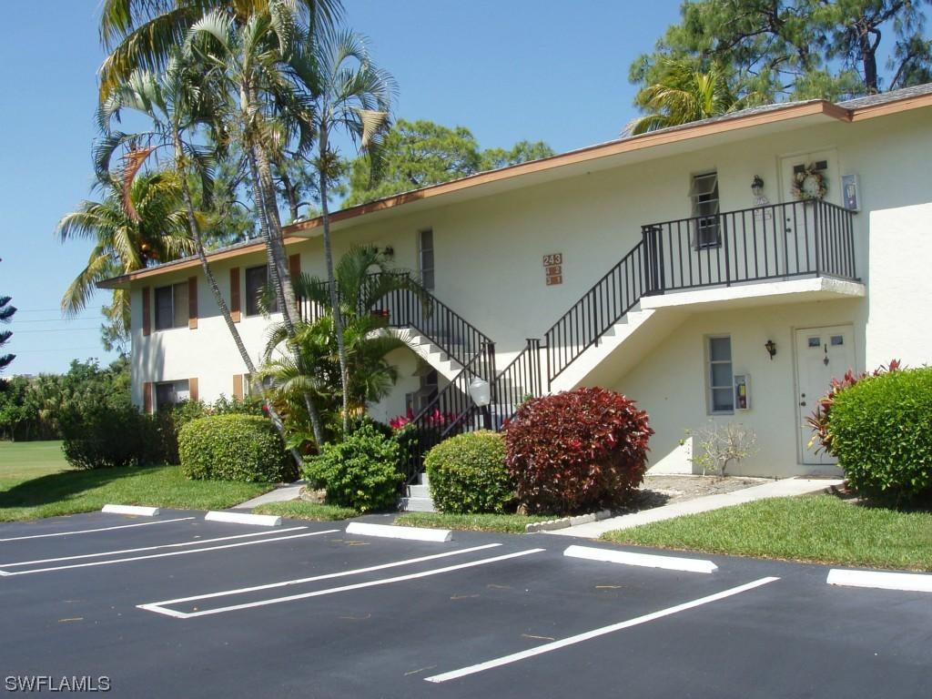 243 Memory Ln. #4, Naples, FL 34112