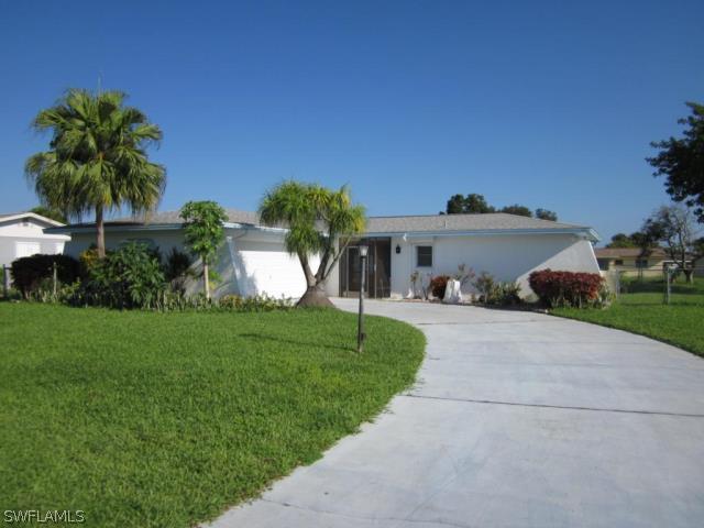 515 Shadyside St., Lehigh Acres, FL 33936