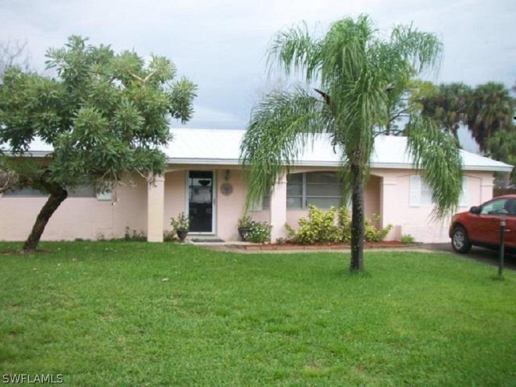 904 Hudson Ave., Lehigh Acres, FL 33936