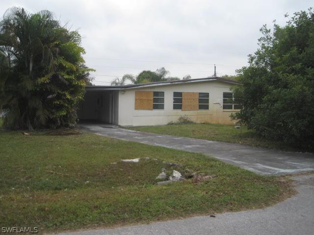 374 Kingston Dr., Fort Myers, FL 33905