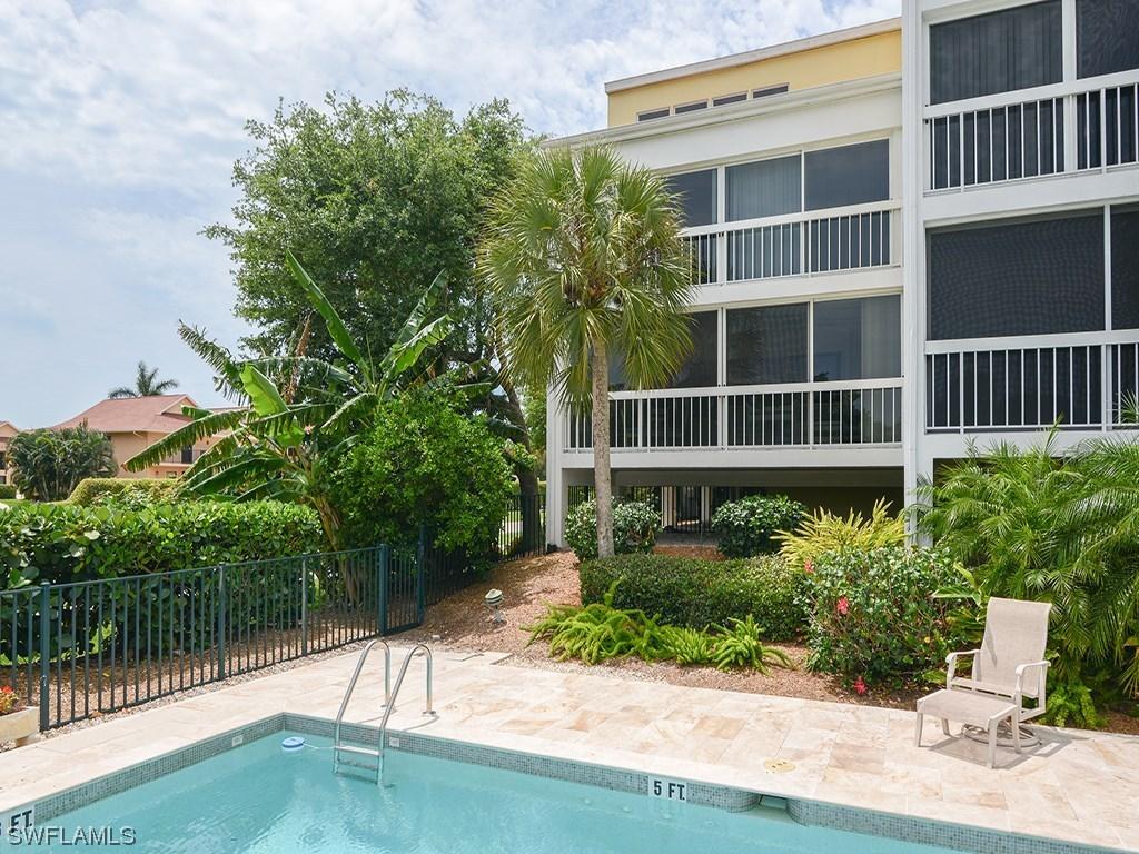 1050 9th St. #103, Naples, FL 34102