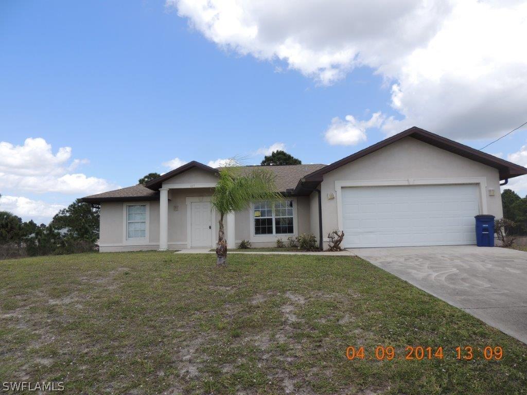 817 Foxtail St., Lehigh Acres, FL 33974