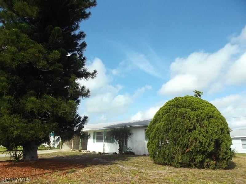 35 Andros St., Lehigh Acres, FL 33936