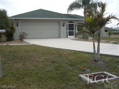 328 SE 26th Ter., Cape Coral, FL 33904