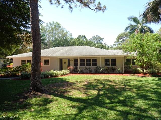 8521 Yorkshire Ln., Fort Myers, FL 33919