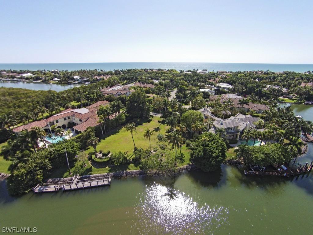 3300 Green Dolphin Ln., Naples, FL 34102