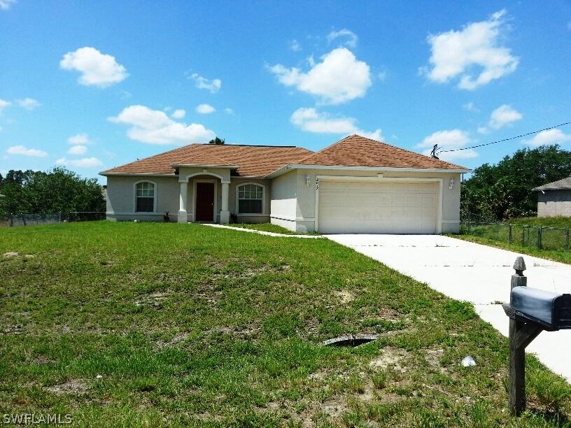 2037 Wanda Ave., Lehigh Acres, FL 33971