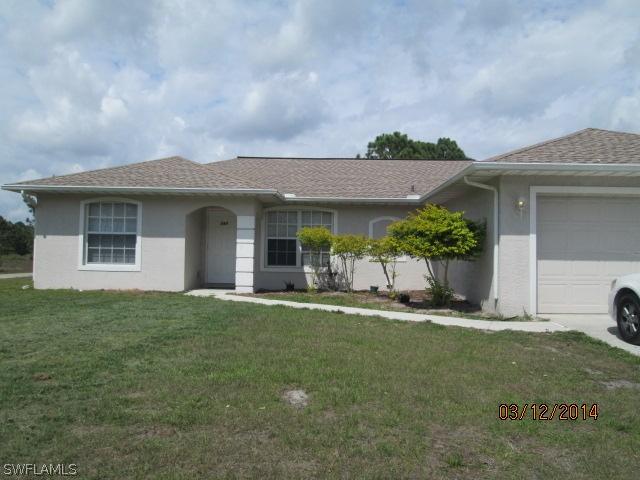 737 Almelia St., Lehigh Acres, FL 33936