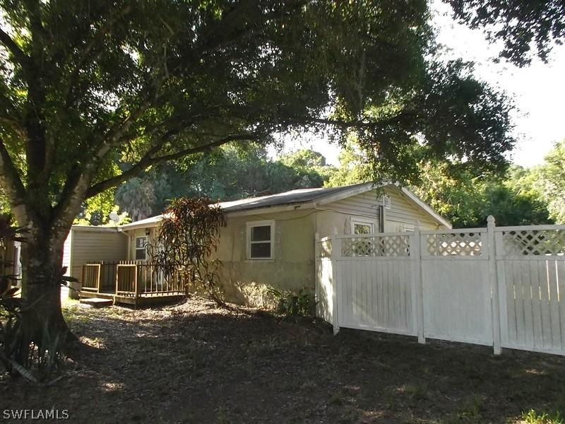 21830 Falcon Ln., Alva, FL 33920