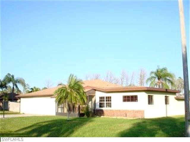 916 James Ave., Lehigh Acres, FL 33936