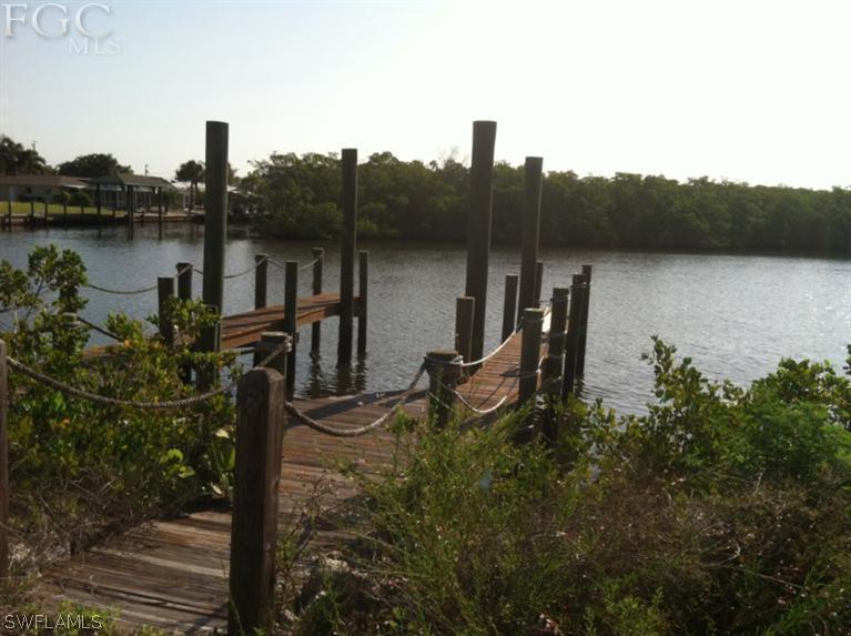 2700 Gull Ct., St. James City, FL 33956