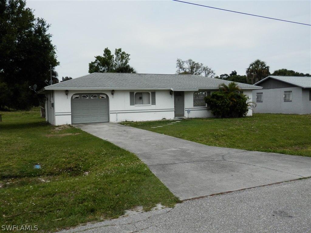 6220 Meadowview Cir., Fort Myers, FL 33916