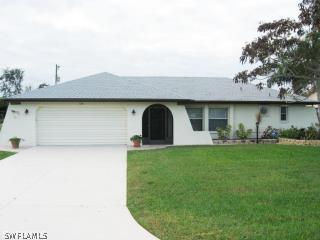 129 Dania Cir., Lehigh Acres, FL 33936