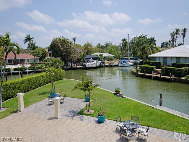 1699 Bonita Ct., Naples, FL 34102