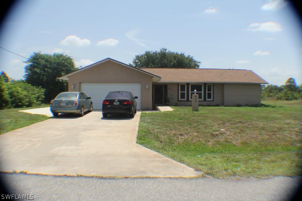 808 Hibiscus Ave., Lehigh Acres, FL 33972