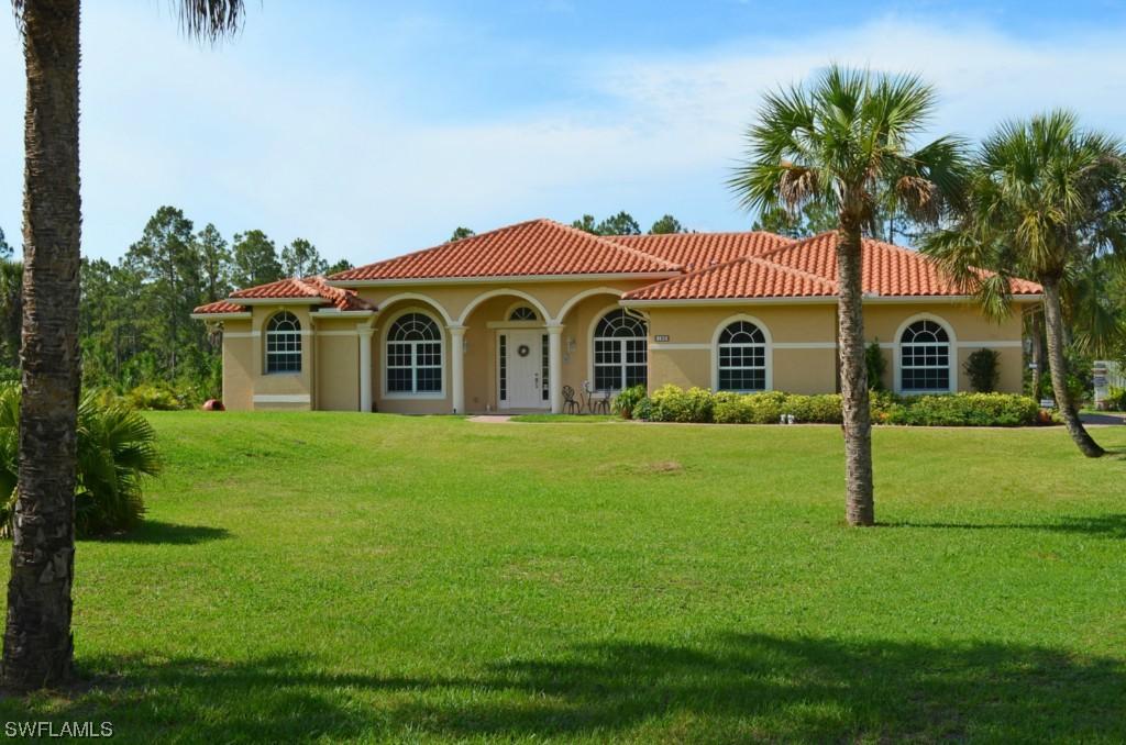 180 10th Ave., Naples, FL 34120