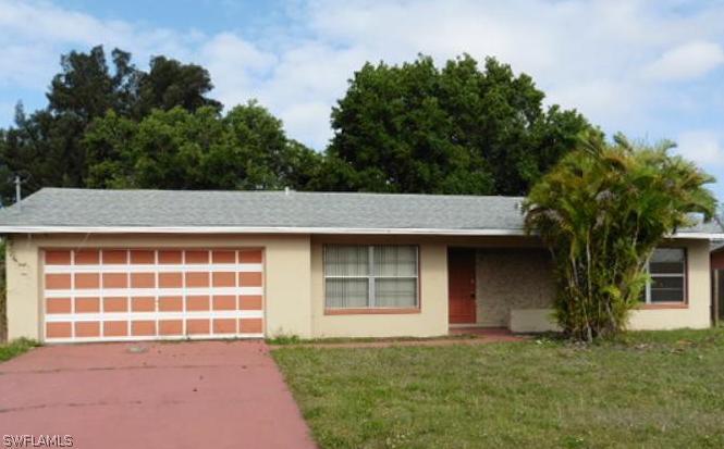 712 NE 17th Pl., Cape Coral, FL 33909