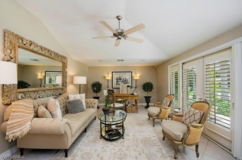 516 Neapolitan Ln., Naples, FL 34103