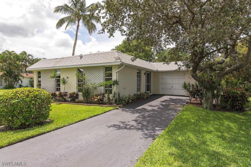 248 Yorkshire Ct., Naples, FL 34112