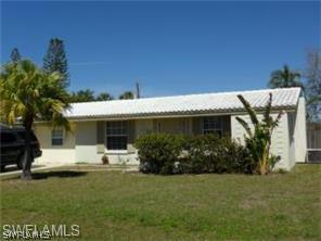 875 Entrada Dr., Fort Myers, FL 33919