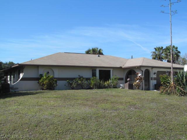 21 Jefferson Ave., Lehigh Acres, FL 33936