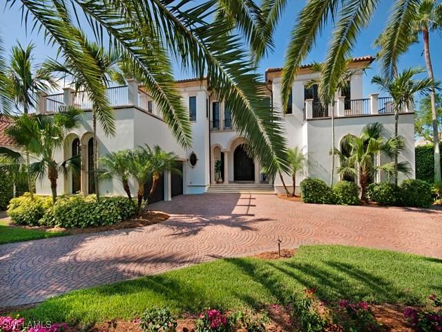 1450 Gulfstar Dr., Naples, FL 34112