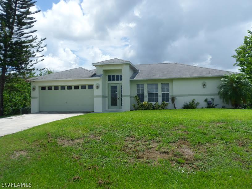 902 Adeline Ave., Lehigh Acres, FL 33971