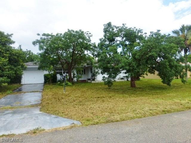 4215 22nd Pl., Naples, FL 34116