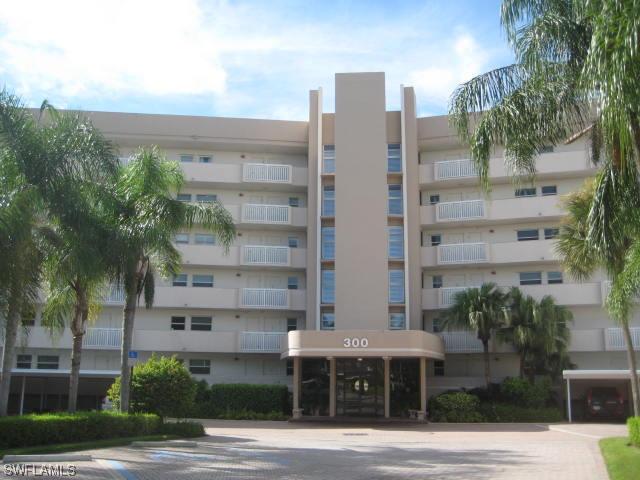 300 Park Shore Dr. #4C, Naples, FL 34103