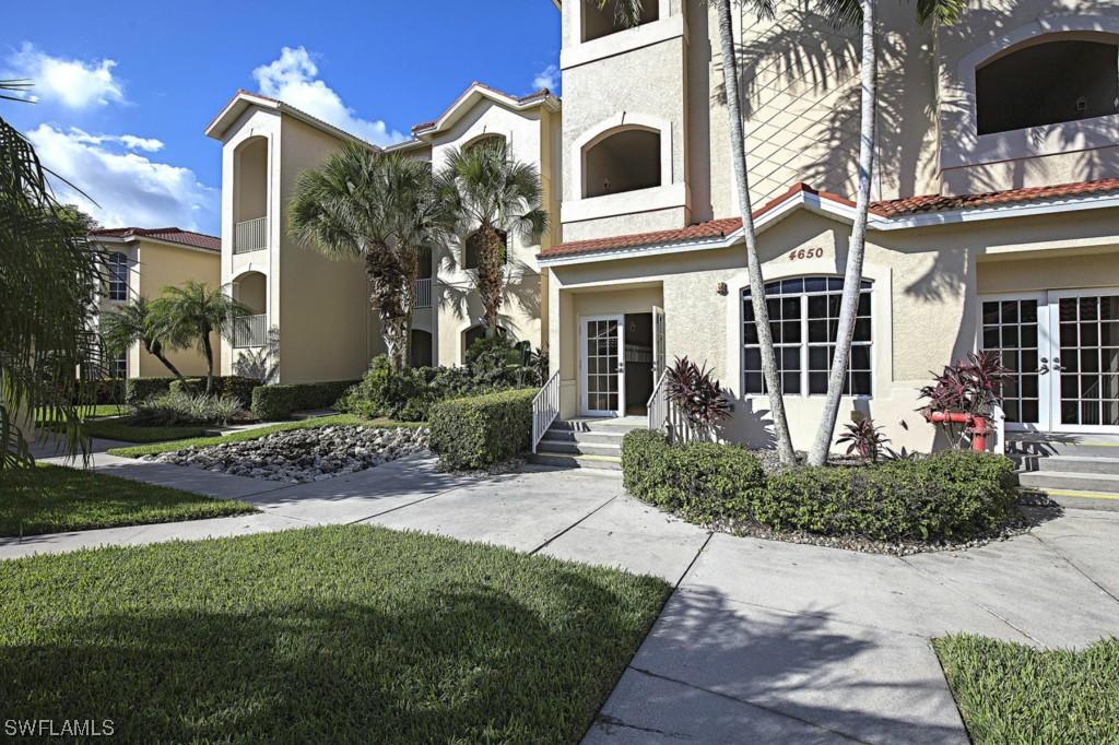 4650 Yacht Harbor Dr. #111, Naples, FL 34112