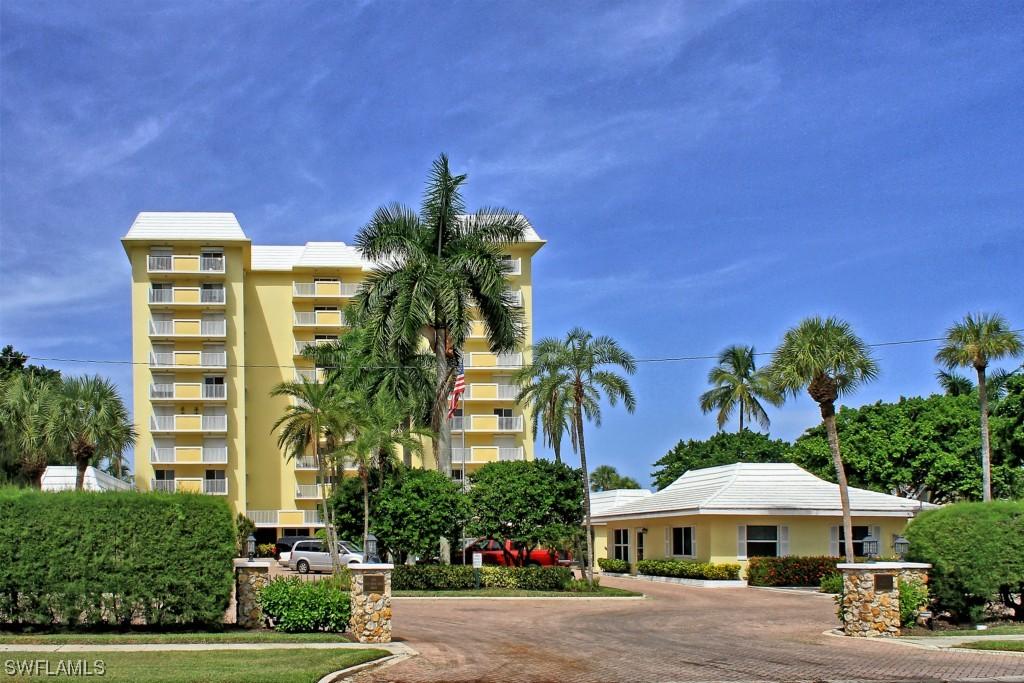 1717 Gulf Shore Blvd. #203, Naples, FL 34102