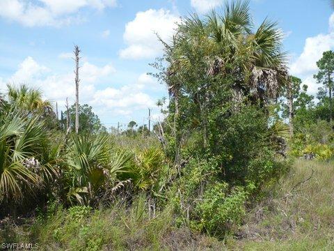 512 Richmond Ave., Lehigh Acres, FL 33972