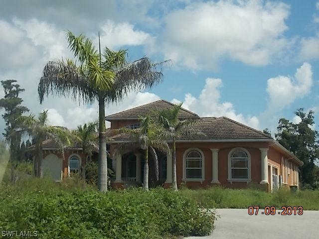 2955 White Blvd., Naples, FL 34117