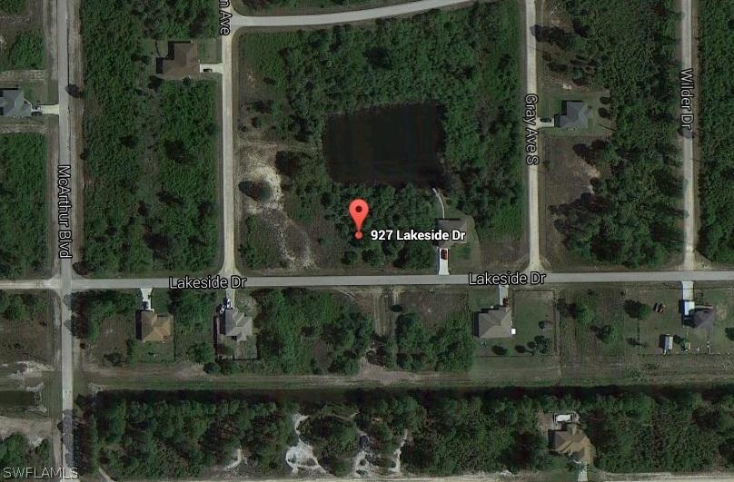 927 Lakeside Dr., Lehigh Acres, FL 33974