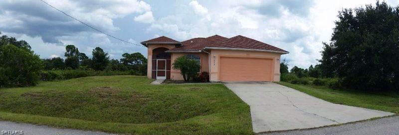 804 Poinsettia Ave., Lehigh Acres, FL 33972